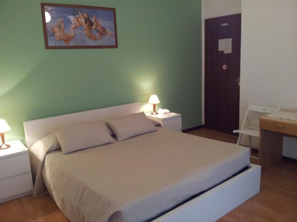 Hotel Moreri Градо Экстерьер фото