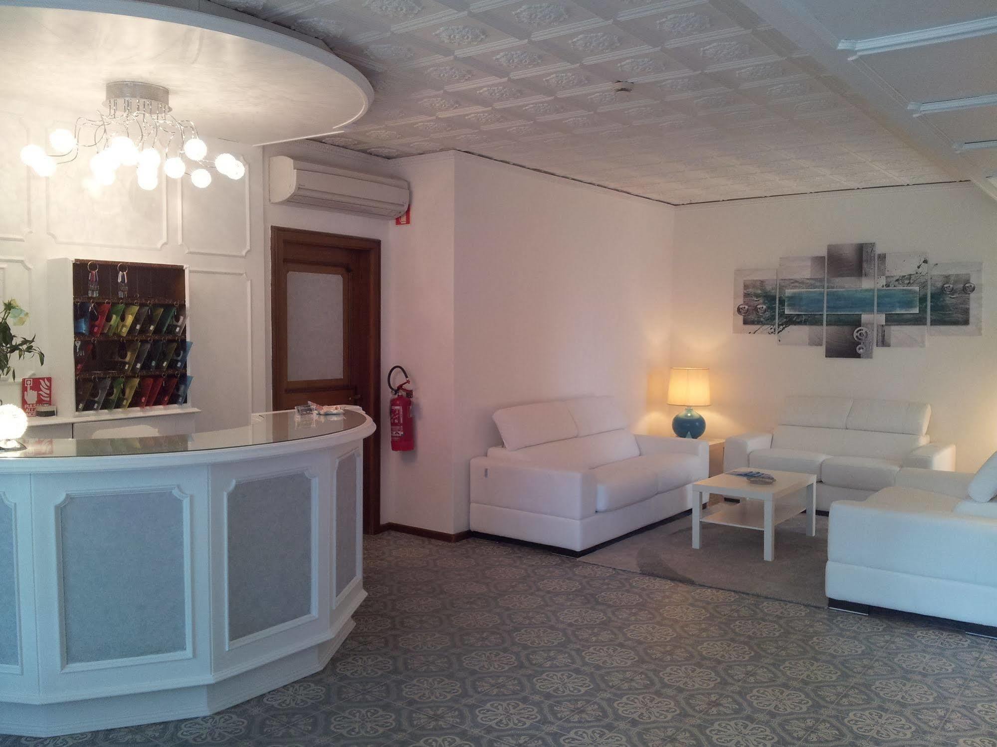 Hotel Moreri Градо Экстерьер фото